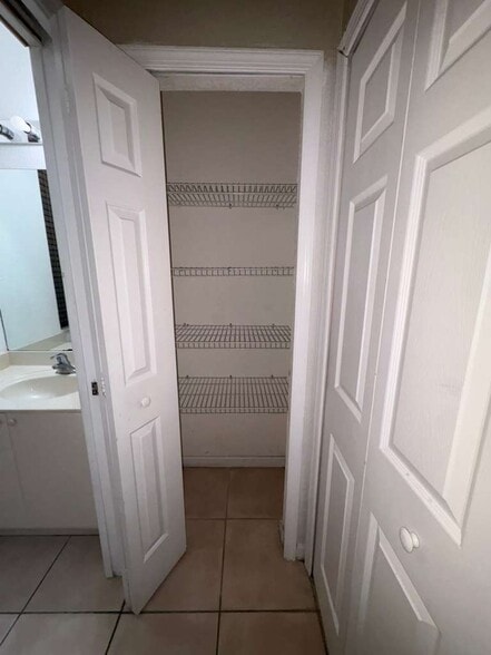 Building Photo - 2819 SE 15th Rd