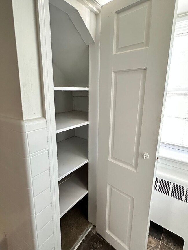 Building Photo - 2800 Woodpipe Ln