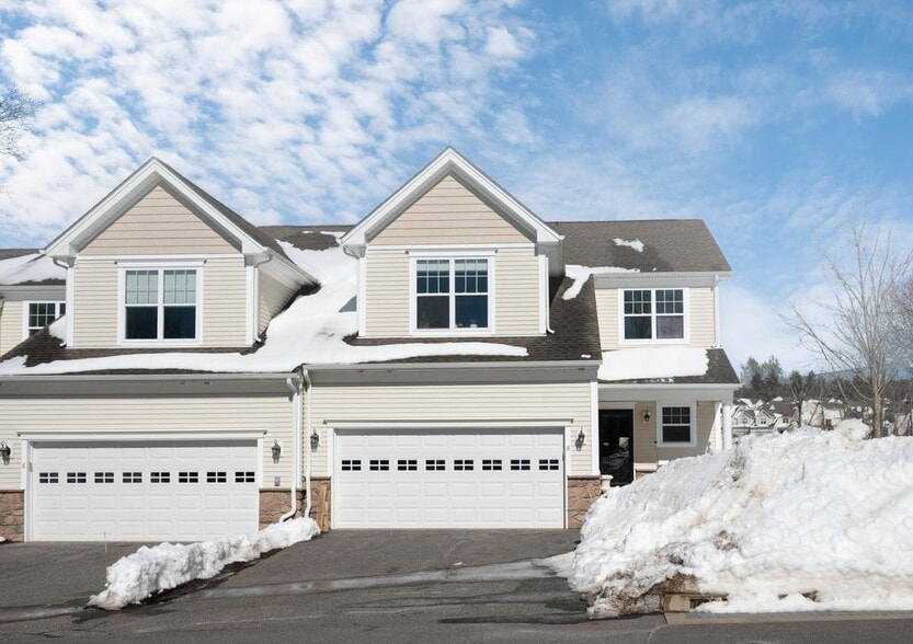 Building Photo - 8 Highridge Rd