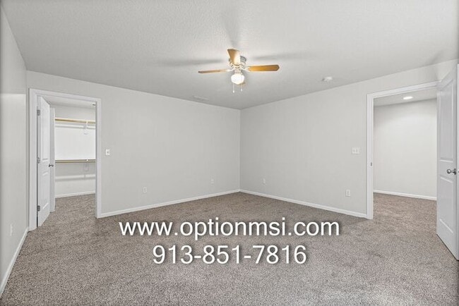 Building Photo - Move-in ready!