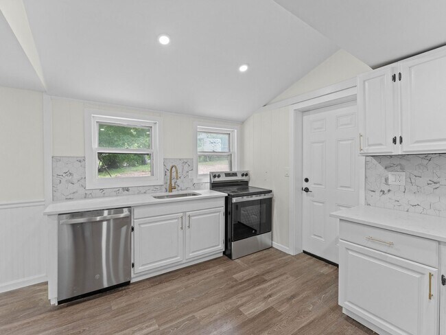 Building Photo - 215 Erial Rd