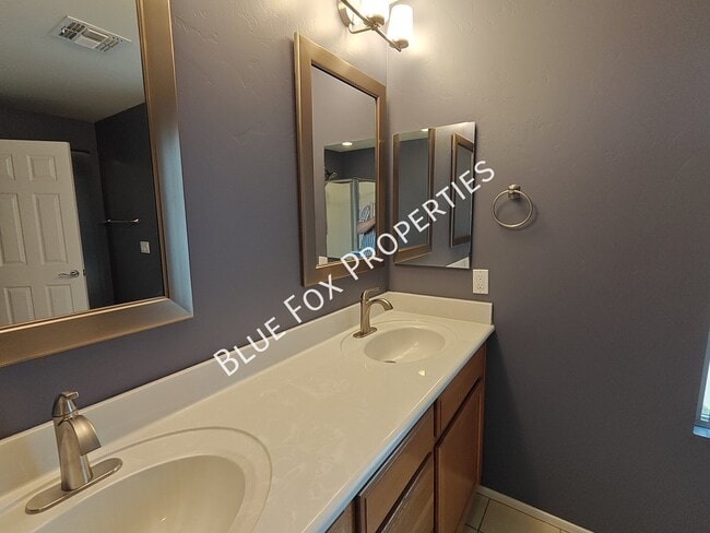 Building Photo - 10947 E Passion Flower Ln