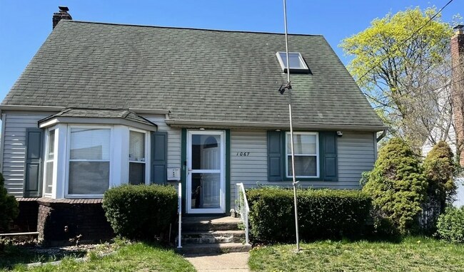 Primary Photo - 1067 Mirabelle Ave