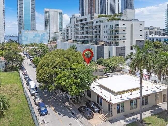 Building Photo - 314 NE 26th Terrace