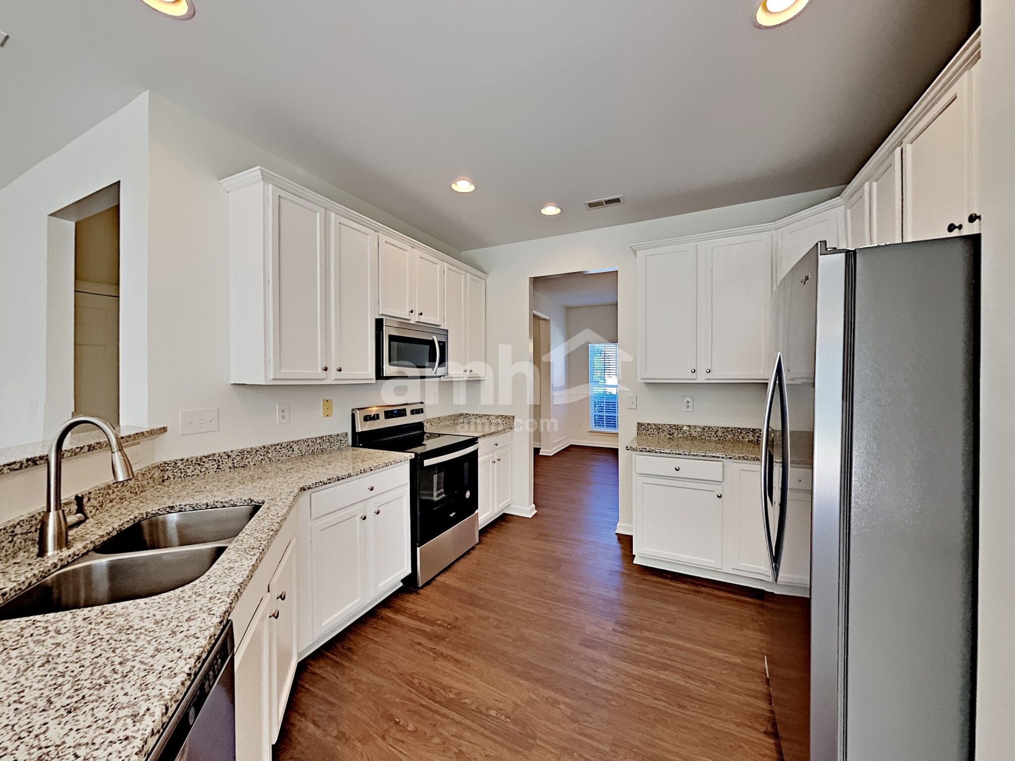 Building Photo - 1019 Canopy Dr