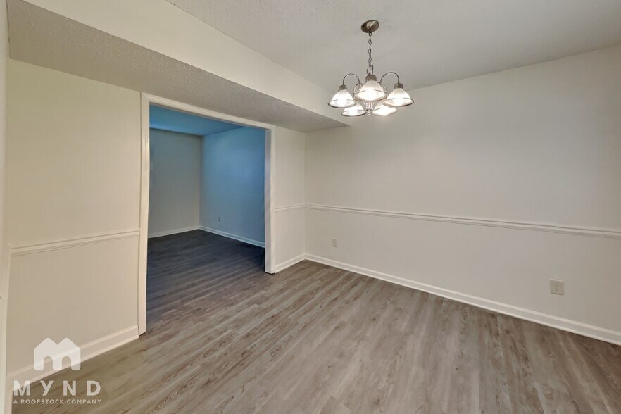 Building Photo - 5561 Northcut Dr