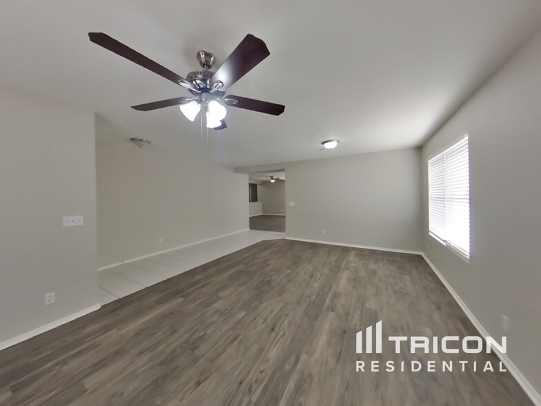 Building Photo - 10718 E Arbor Ave
