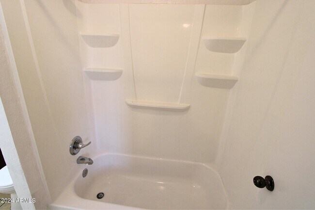 Building Photo - 2747 E Chipman Rd