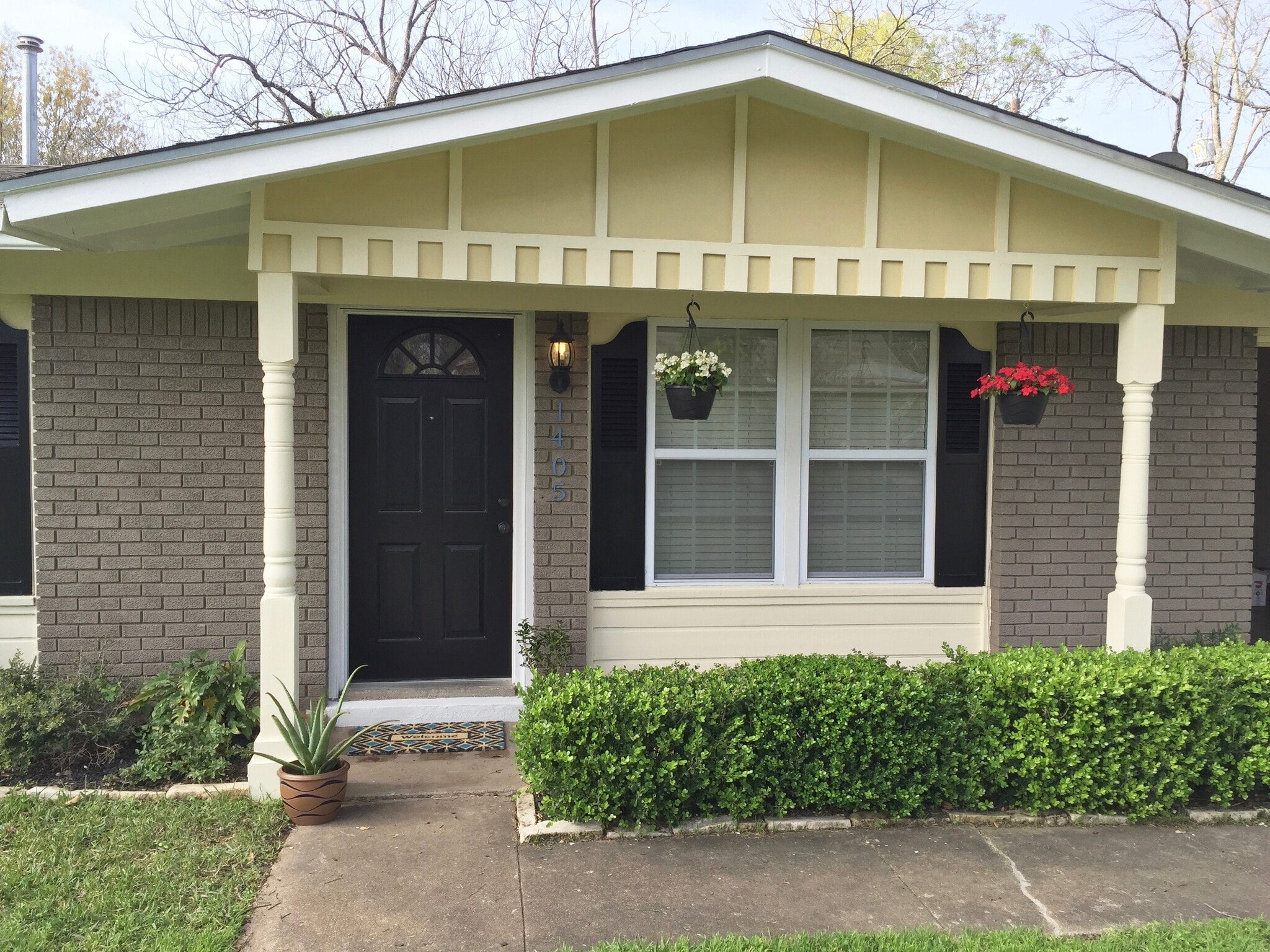 Building Photo - 1405 Green Forest Dr