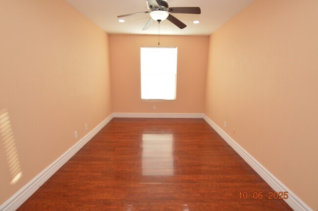 Building Photo - 638 Harvester Course Dr