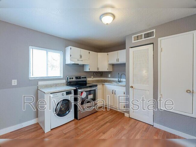 Building Photo - 12740 W Amy Dr