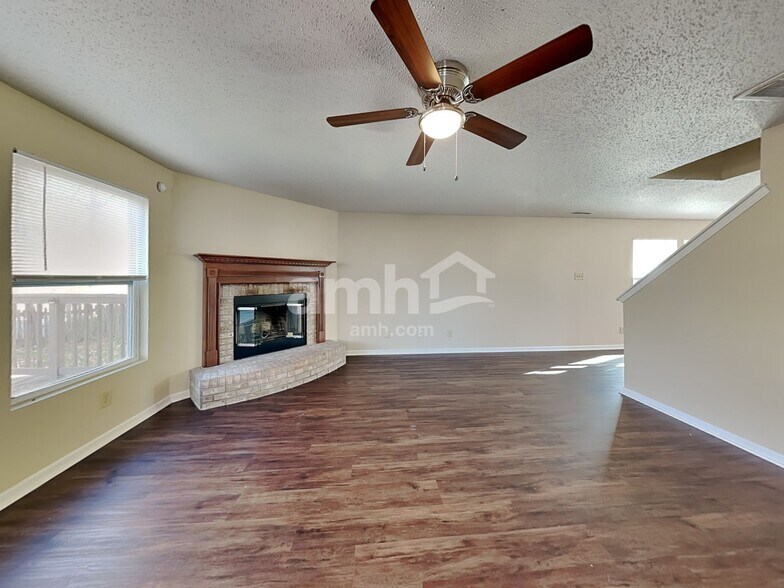 Building Photo - 1212 N Aberdeen Dr