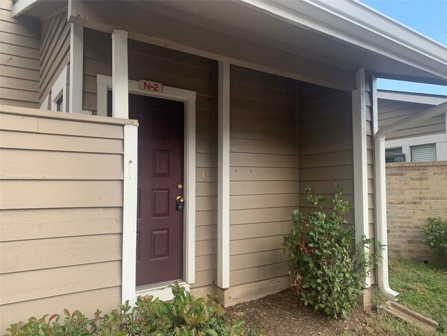 Building Photo - 2710 Grants Lake Blvd