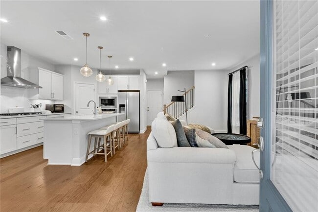 Building Photo - 400 Renwood Trl