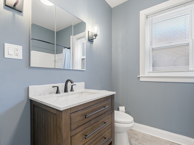 Building Photo - 7649 S Yates Blvd