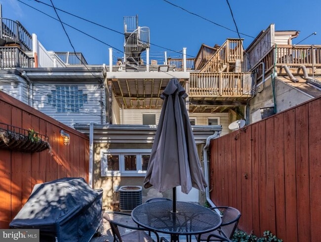 Building Photo - 2517 Fleet St