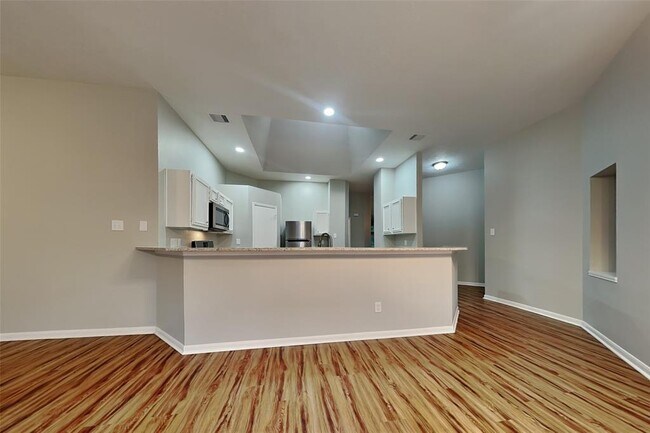 Building Photo - 7323 Red River Dr