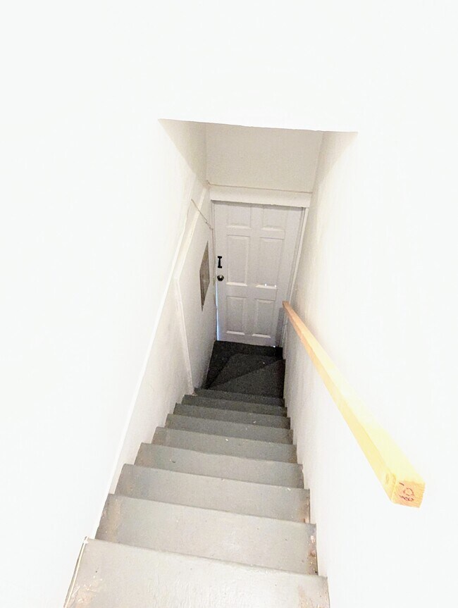 Building Photo - 116 Cushing St