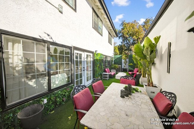 Building Photo - 19700 Blythe St