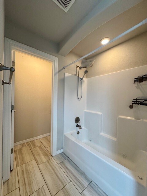 Building Photo - 100 Sullivans Wy