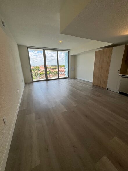 Building Photo - 10772 NW 78th Ter