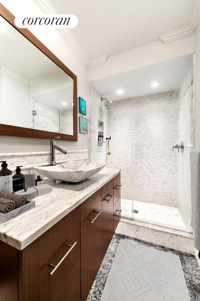 Building Photo - 23 W 73rd St