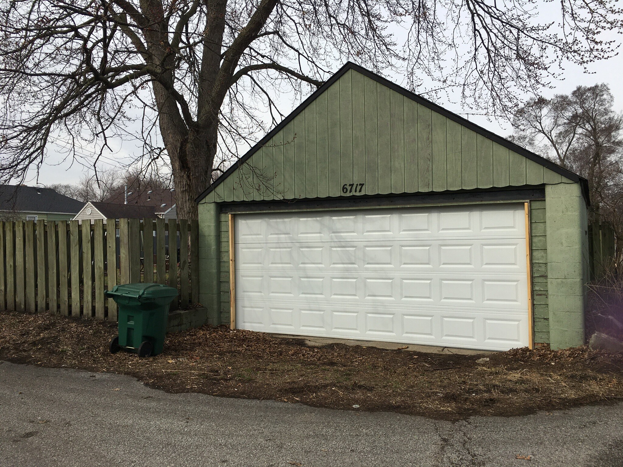 Garage - 6717 Huron Ave
