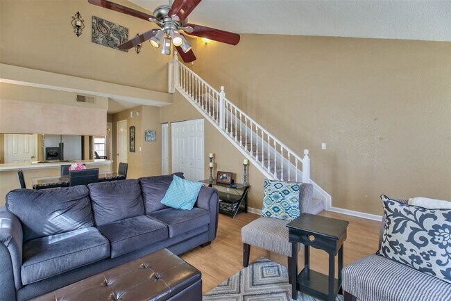 Building Photo - 2506 Golden Park Ln