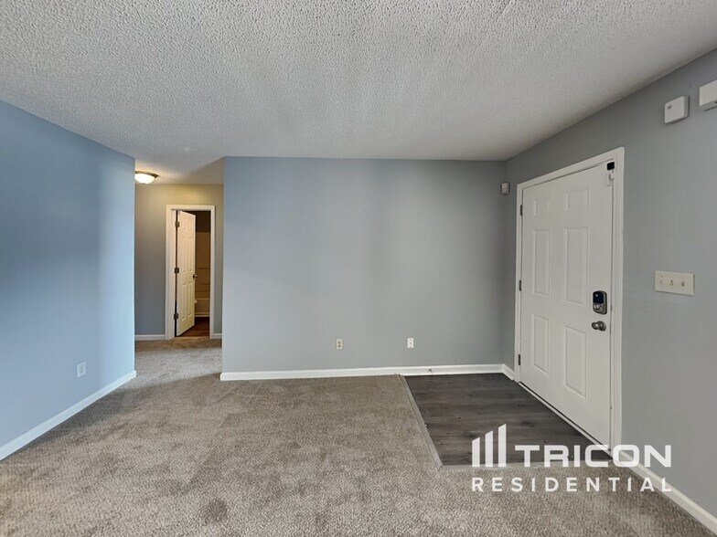Building Photo - 6836 Saganaw Dr