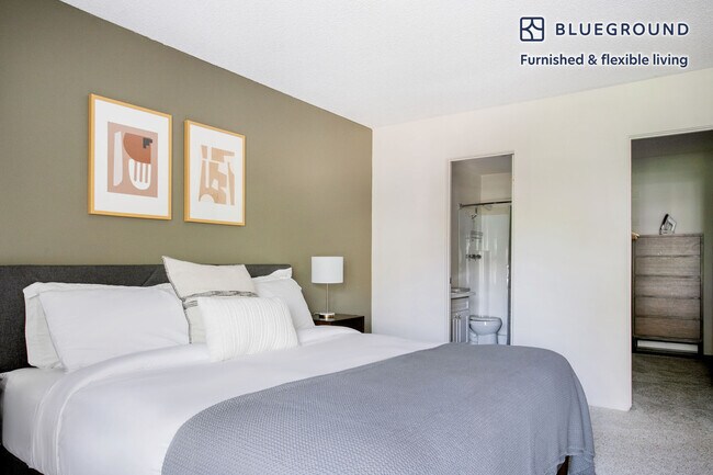 Building Photo - 4025 Via Marina