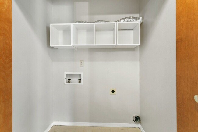 Building Photo - 8875 Aragon Dr