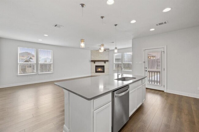 Building Photo - 138 Fern Dr