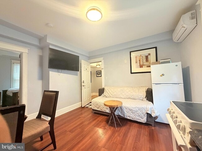 Building Photo - 3119 South Dakota Ave NE