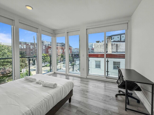 Building Photo - 1214 N American St