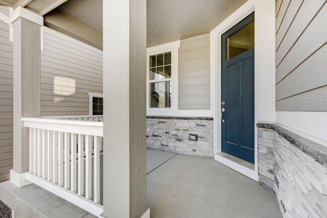 Building Photo - Meridian International 5 Bedroom 4 Bath Ho...