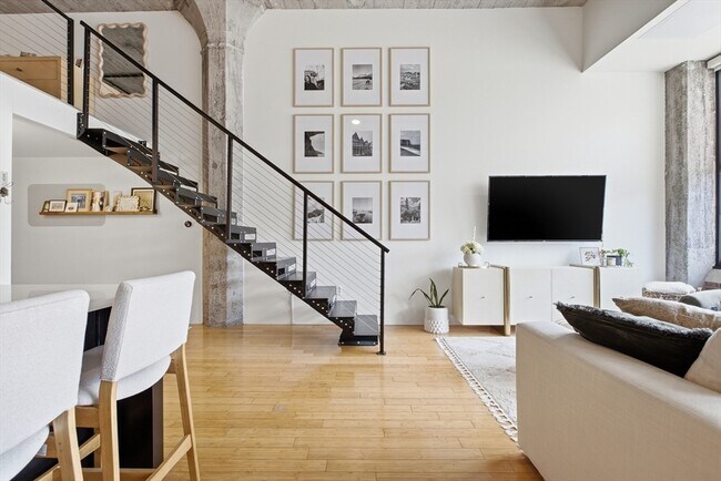 Building Photo - 156 Porter St