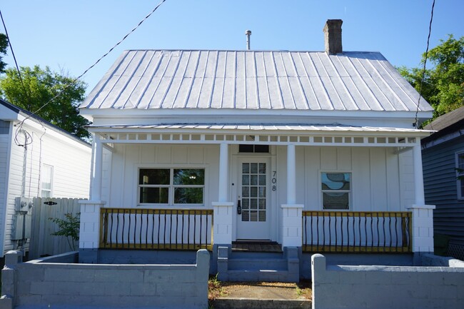 Building Photo - 708 Harnett St