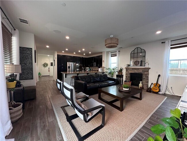 Building Photo - 28673 Parkside Dr