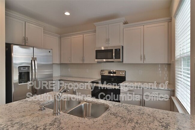 Building Photo - 215 Northwood St