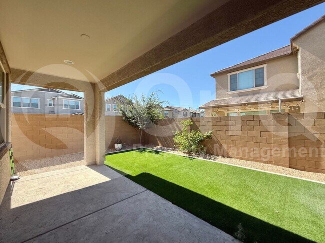 Building Photo - 2438 E Warbler Rd