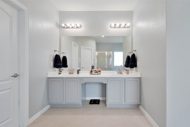 Building Photo - 26028 Brixham Oaks Dr