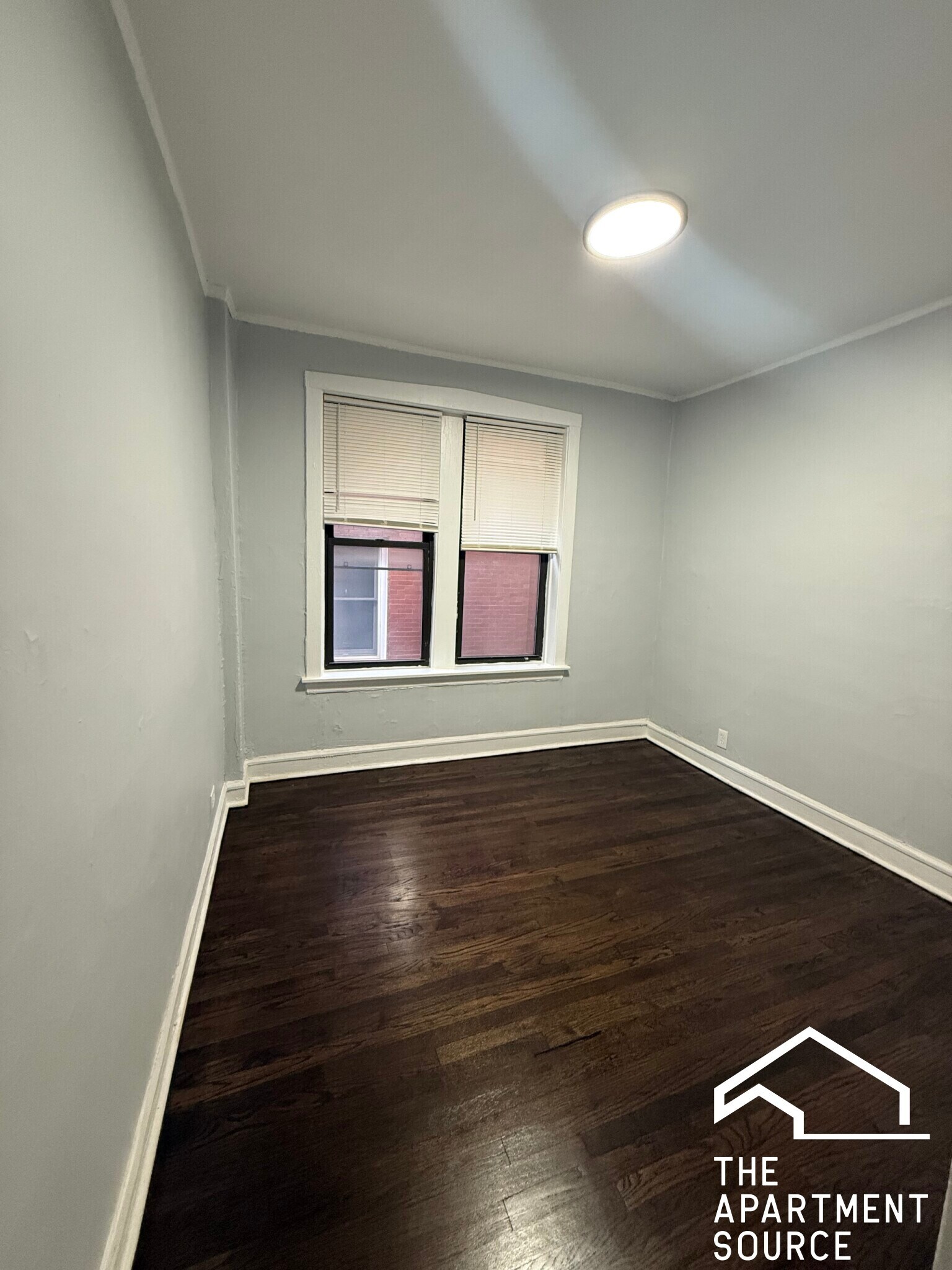 Building Photo - 1030 E Hyde Park Blvd