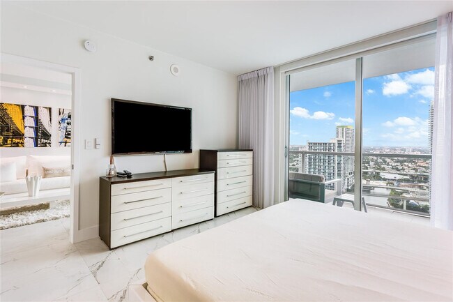 Building Photo - 55 SE 6th St