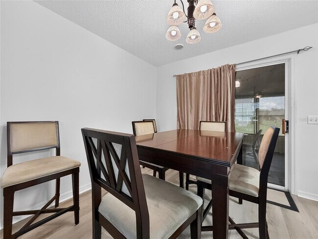 Building Photo - 1222 Santos Pl