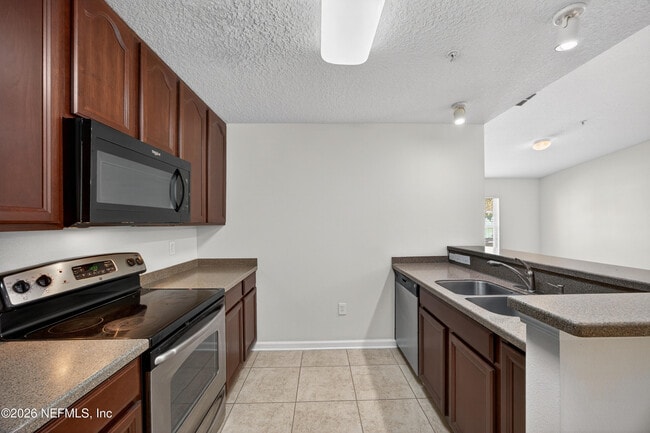 Building Photo - 13792 Herons Landing Way