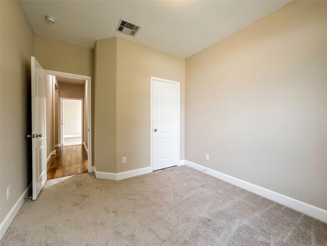 Building Photo - 1613 Cintola Ln
