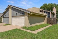 Building Photo - 205 W Rochelle Rd