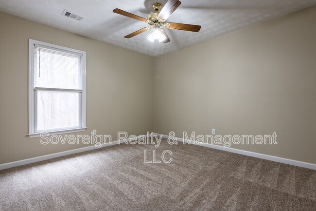 Building Photo - 3213 Southridge