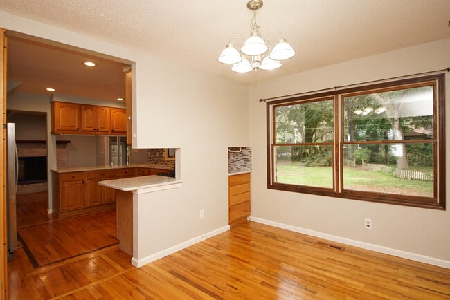 Building Photo - 223 S Bayshore Dr