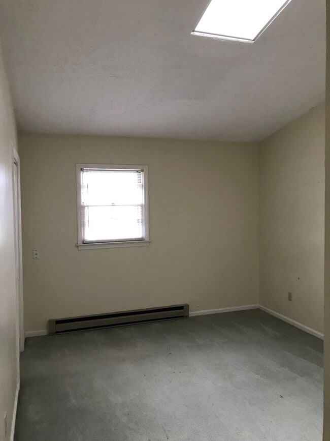 Building Photo - 138 Adams Ln
